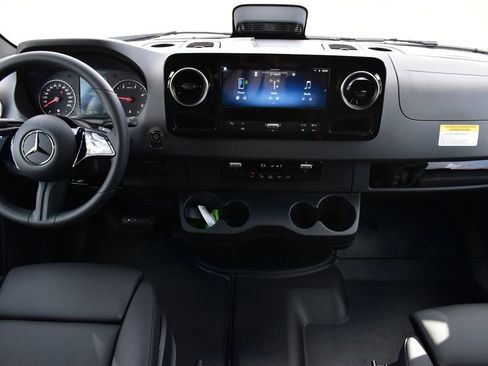 New 2025 Mercedes-Benz Sprinter 2500 image 22