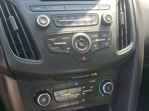 Used 2016 Ford Focus SE FWD image 15