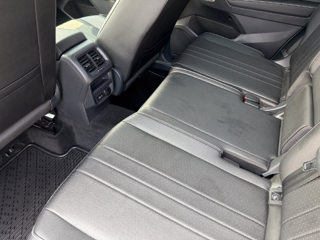 Used 2023 Volkswagen Tiguan SE R-Line FWD image 26