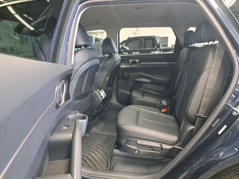 Used 2023 Kia Sorento EX image 13