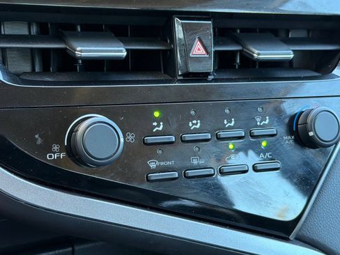 Used 2021 Toyota Camry LE w/ Cold Weather Package FWD image 19