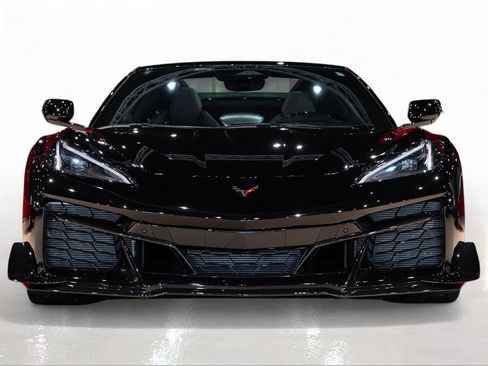 Used 2025 Chevrolet Corvette Z06 w/ Z07 Performance Package RWD image 7