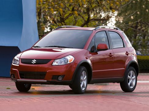 Used 2010 Suzuki SX4 Hatchback FWD image 1
