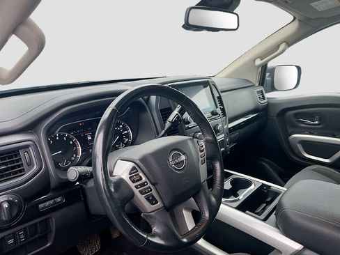 Used 2023 Nissan Titan SV w/ SV Convenience Package AWD/4WD image 9
