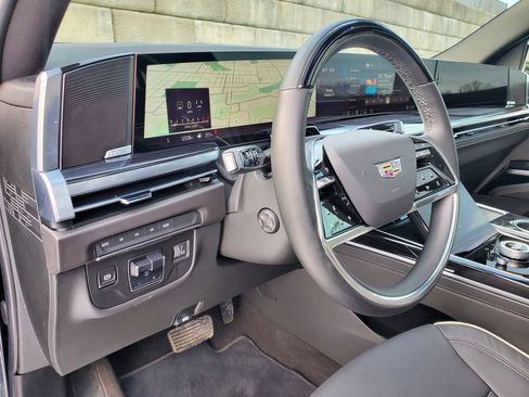 Certified 2025 Cadillac Escalade Sport image 21