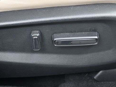 Used 2020 Honda CR-V Touring image 38