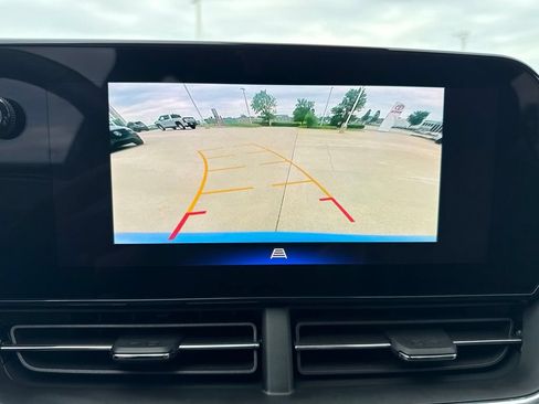 Used 2024 Chevrolet Trax RS w/ Driver Confidence Package FWD image 14
