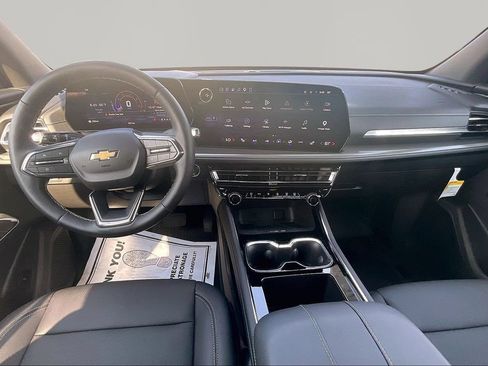 Used 2026 Chevrolet Traverse LT w/ LPO, Floor Liner Package FWD image 7