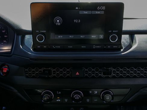 Used 2025 Honda Accord LX image 28