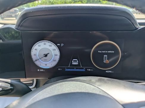 Used 2023 Hyundai Elantra Limited FWD image 22