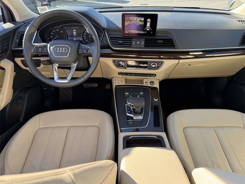 Used 2019 Audi Q5 2.0T Premium w/ Convenience Package image 11