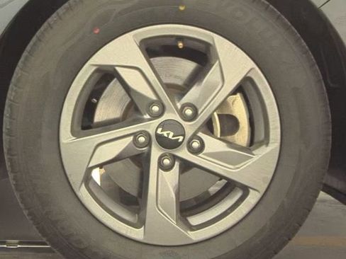 Used 2023 Kia K5 LXS image 10