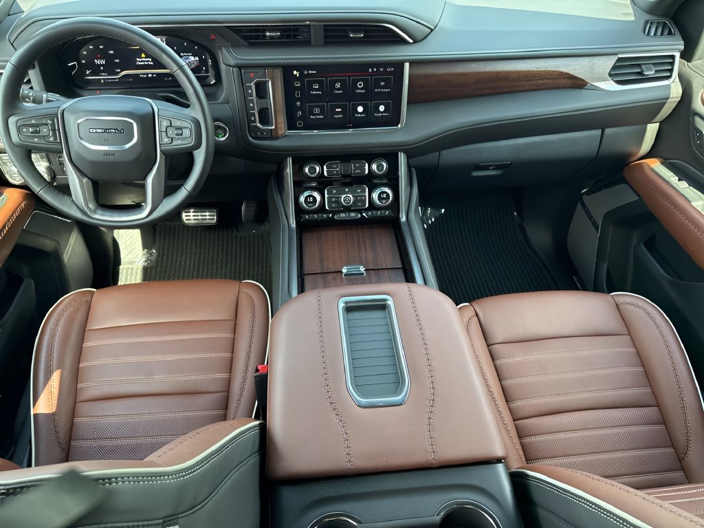Used 2023 GMC Yukon Denali Ultimate AWD/4WD image 16