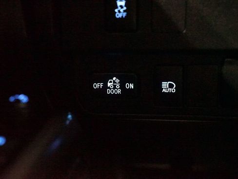 Certified 2023 Toyota Tacoma SR5 w/ Technology Package AWD/4WD image 24
