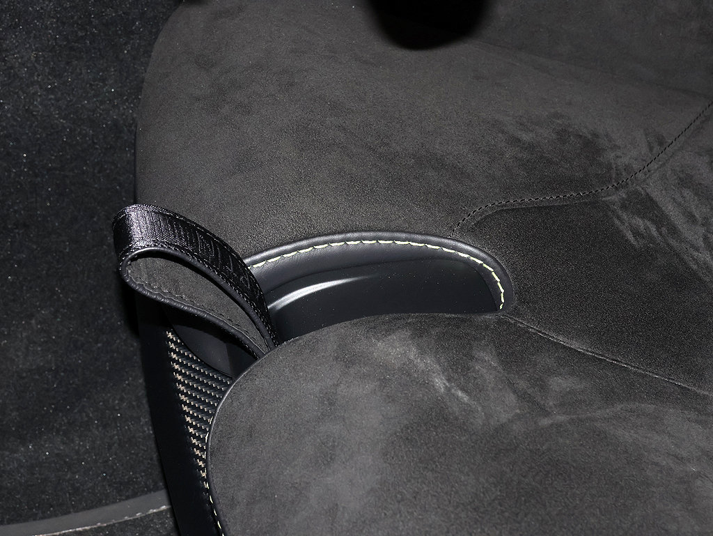 Used 2023 Aston Martin V12 Vantage RWD image 87