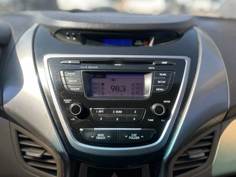 Used 2013 Hyundai Elantra GLS w/ Preferred Pkg FWD image 16