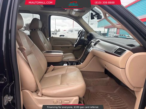 Used 2014 Cadillac Escalade Luxury image 15