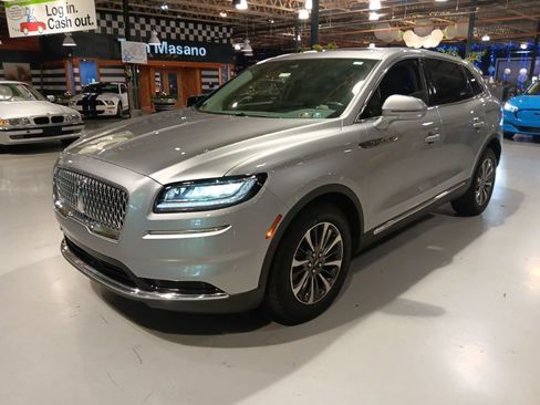 Used 2023 Lincoln Nautilus Reserve AWD/4WD image 5