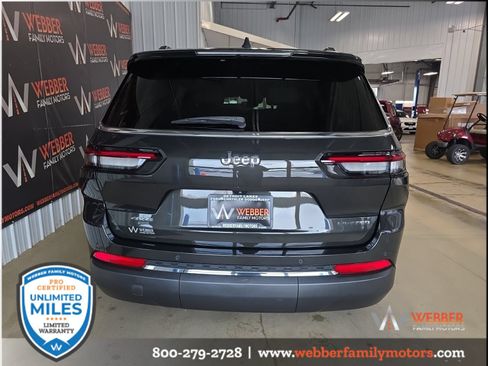 Used 2023 Jeep Grand Cherokee L Limited w/ Trailer Tow Group (B) AWD/4WD image 5
