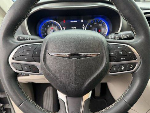 Used 2022 Chrysler Pacifica Touring-L image 33