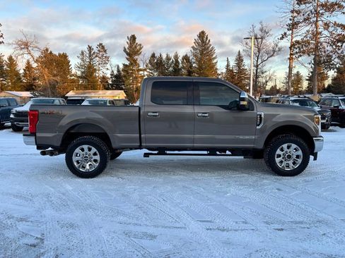 Used 2018 Ford F250 Lariat w/ Lariat Ultimate Package image 2
