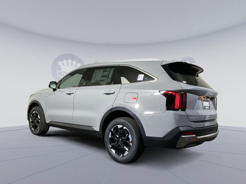 New 2026 Kia Sorento S image 4
