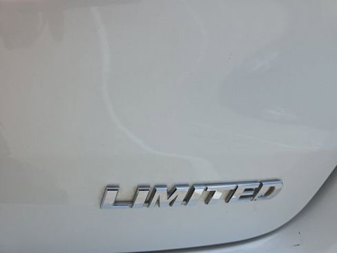 Used 2014 Toyota Highlander Limited FWD image 12
