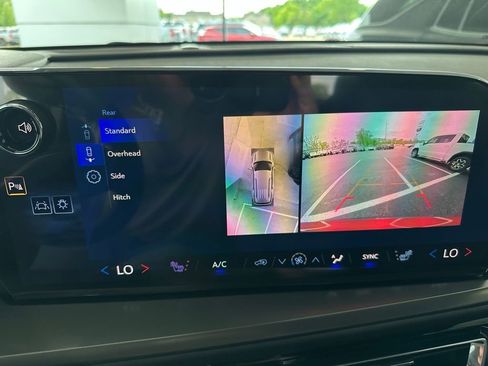 New 2026 Chevrolet Traverse LT image 27