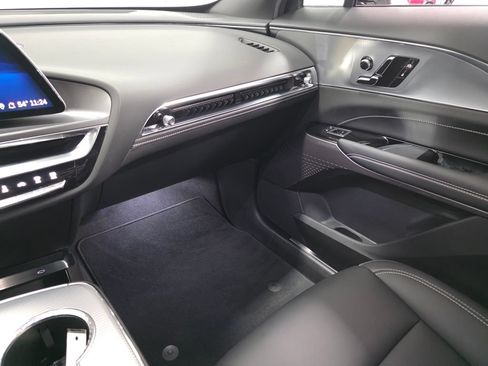 Certified 2024 Cadillac Lyriq Tech w/ Driver Assist Package AWD/4WD image 21