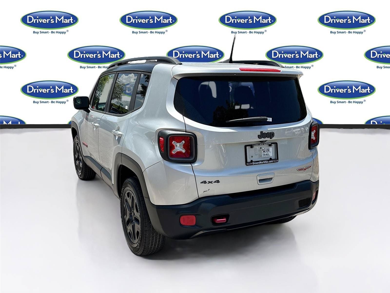Used 2018 Jeep Renegade Trailhawk w/ UConnect 8.4 Nav Group AWD/4WD image 5
