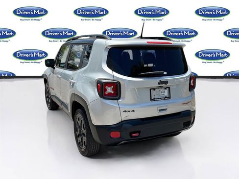 Used 2018 Jeep Renegade Trailhawk w/ UConnect 8.4 Nav Group AWD/4WD image 5