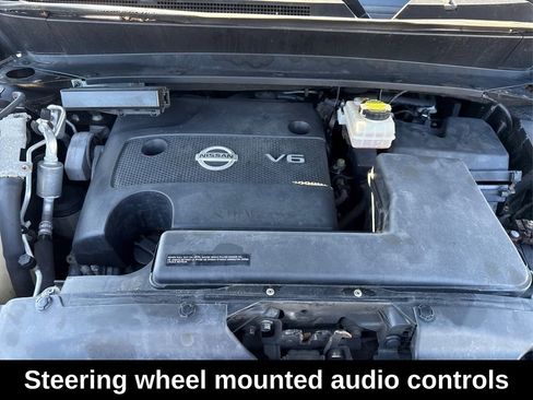 Used 2015 Nissan Pathfinder SV AWD/4WD image 14