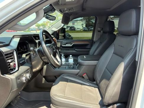 Used 2024 GMC Sierra 2500 Denali w/ Denali Reserve Package AWD/4WD image 3
