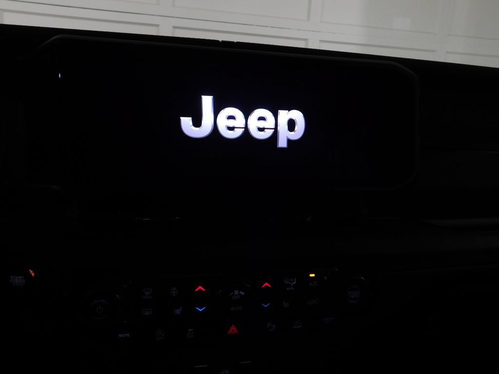 Used 2024 Jeep Wrangler Unlimited Rubicon AWD/4WD image 42