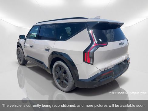 Used 2026 Kia EV9 Land w/ Nightfall Edition Package AWD/4WD image 8