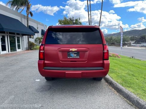 Used 2016 Chevrolet Suburban LT image 6
