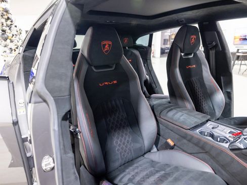 Used 2023 Lamborghini Urus Performante image 34