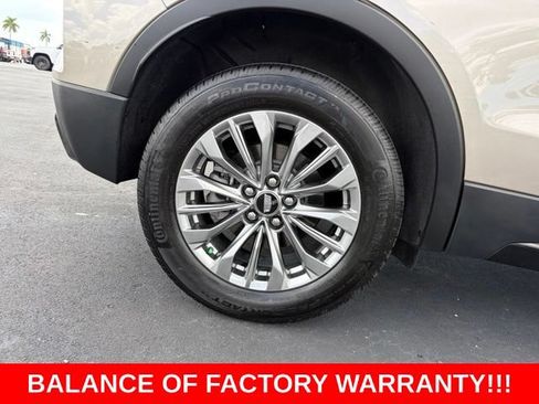 Used 2024 Cadillac XT4 Premium Luxury FWD image 7