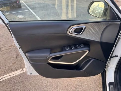 Used 2025 Kia Soul S image 13