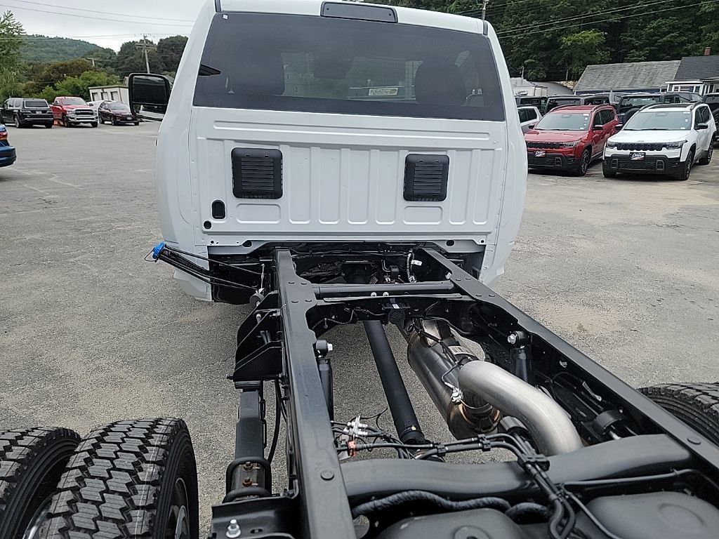 New 2026 RAM 5500 Tradesman AWD/4WD image 4