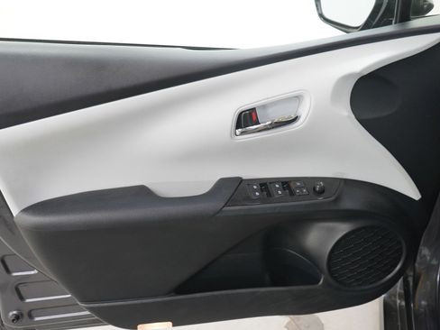 Used 2018 Toyota Prius Four w/ Advanced Technology Package FWD image 19