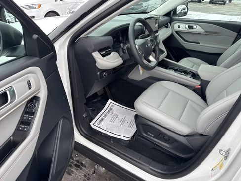 New 2026 Ford Explorer Active w/ Active Comfort Package image 9