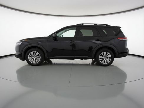 Used 2025 Nissan Pathfinder SV image 5