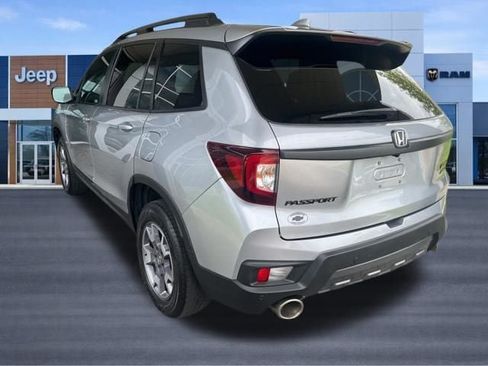 Used 2023 Honda Passport TrailSport image 2