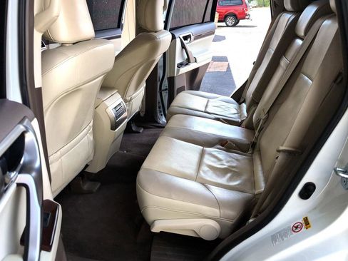 Used 2015 Lexus GX 460 w/ Premium Package image 10
