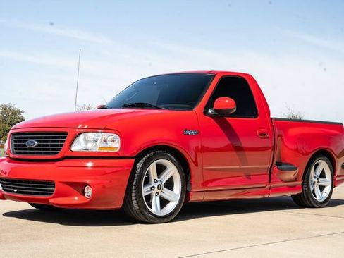 Used 2004 Ford F150 Lightning RWD image 8