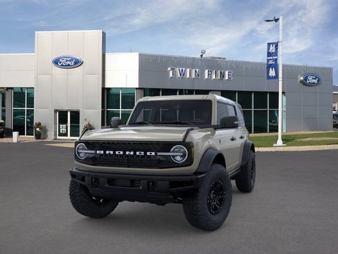 New 2025 Ford Bronco Badlands AWD/4WD image 2