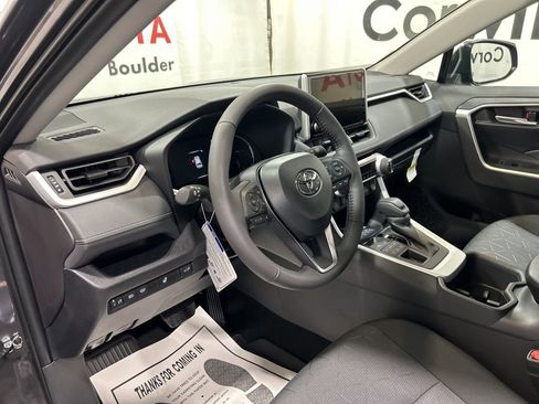 Used 2025 Toyota RAV4 XLE image 21