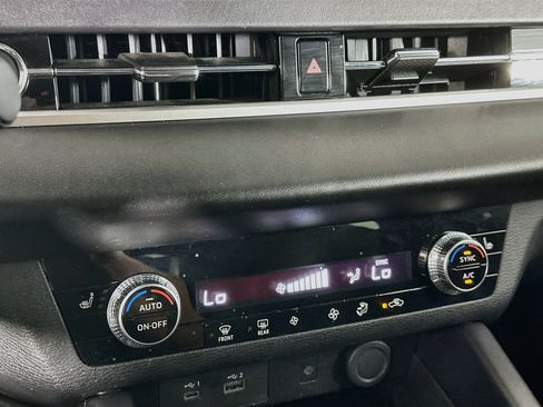 Used 2024 Mitsubishi Outlander SE FWD image 24
