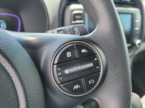 Certified 2025 Kia Soul LX FWD image 23